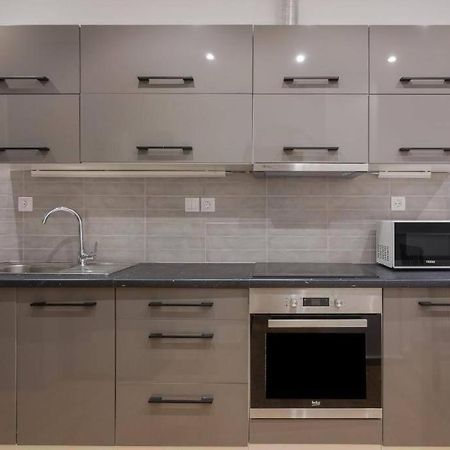 Fully Renovated 1 Bedroom Condo Athens Exterior photo